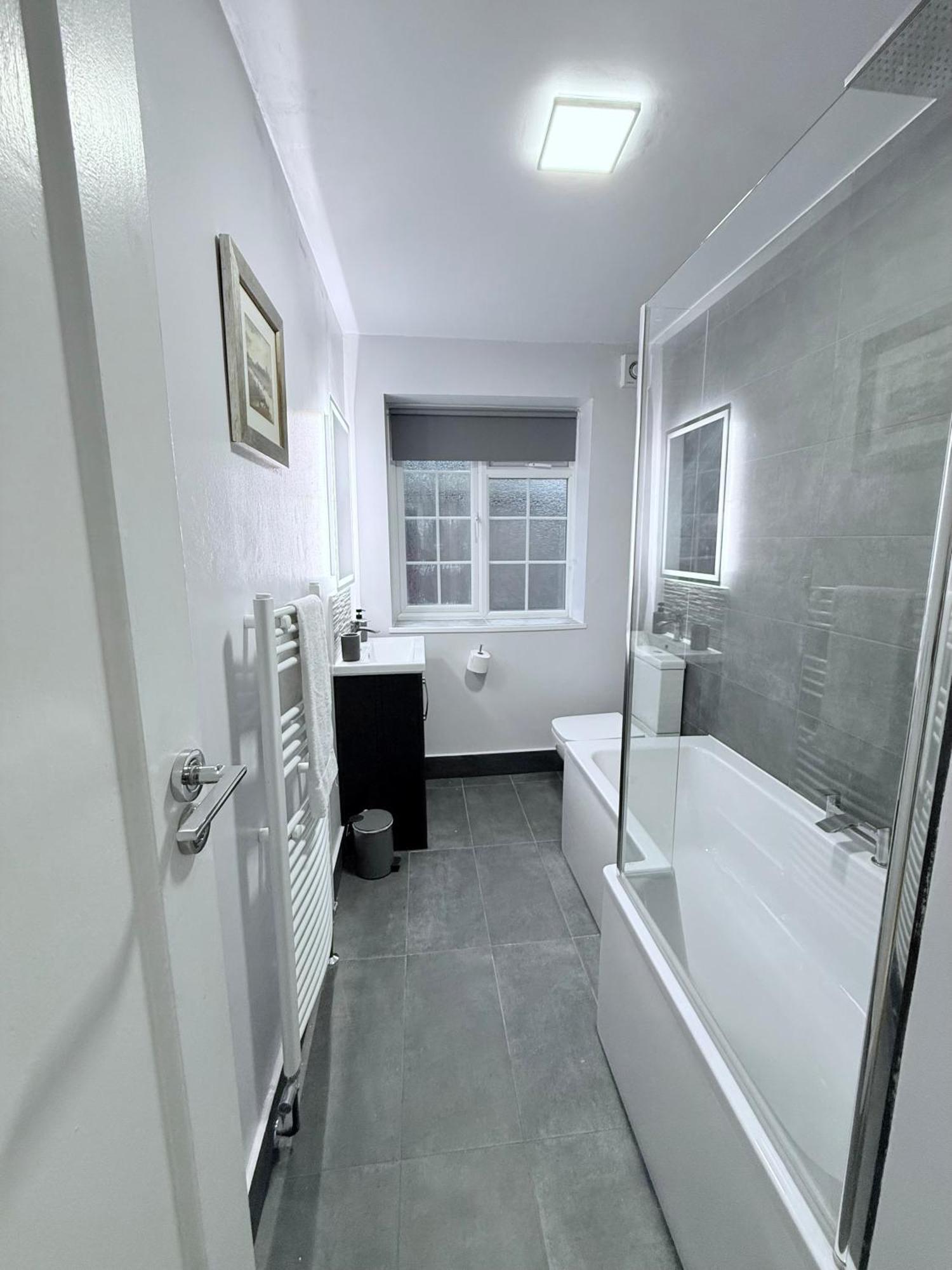 Staylondon - Sleeps 6 With Free Parking - Tourist, Concerts & Matches Luaran gambar