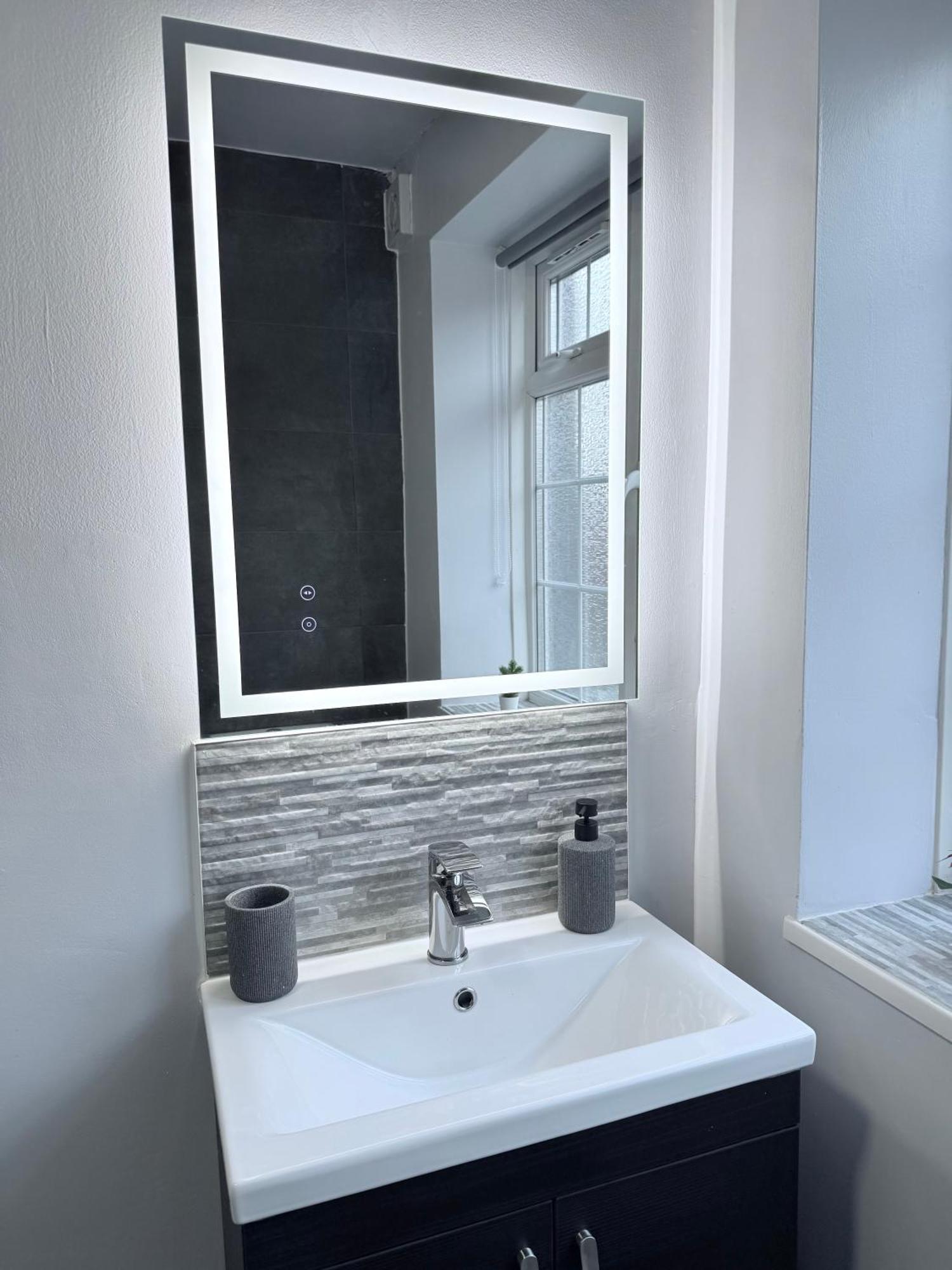 Staylondon - Sleeps 6 With Free Parking - Tourist, Concerts & Matches Luaran gambar